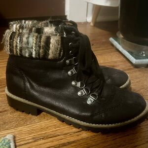 Ankle hiking boots